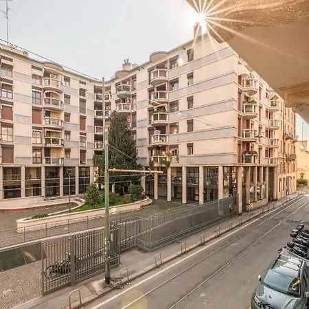Design In Navigli Area! Apartment Milan